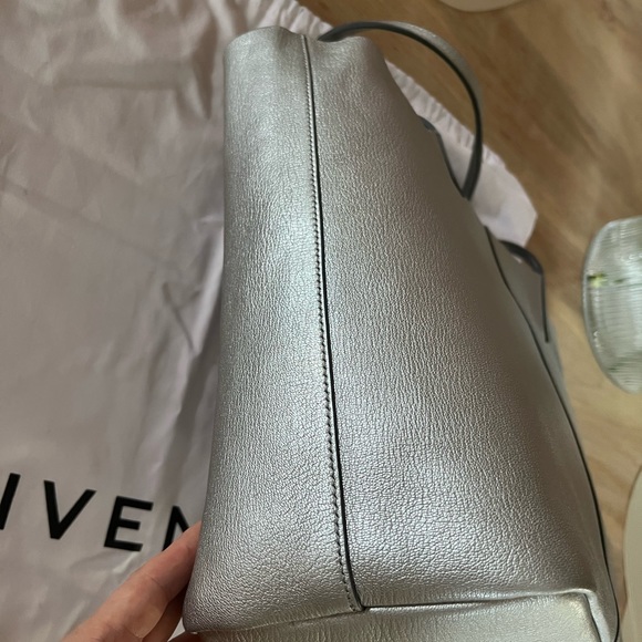 SOLD ❌ Givenchy Metallic Silver Leather Antigona Shopper Tote bag - Picture 11 of 16
